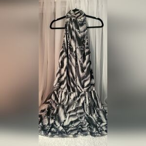 VENUS Elegant Black and White Dress